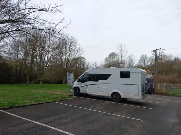 Aire de stationnement camping-cars