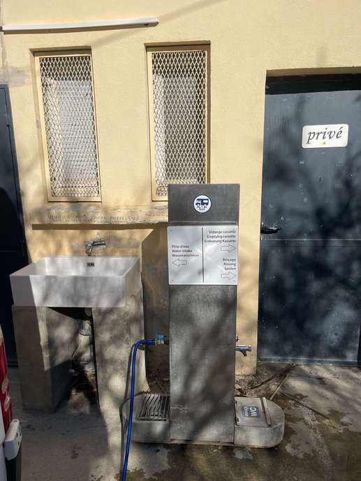 Einem Ort wurde ein Foto hinzugefügt