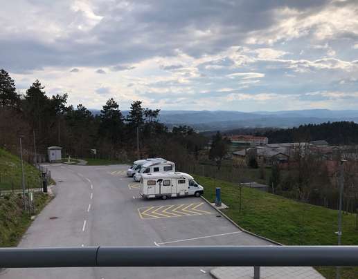 Einem Ort wurde ein Foto hinzugefügt
