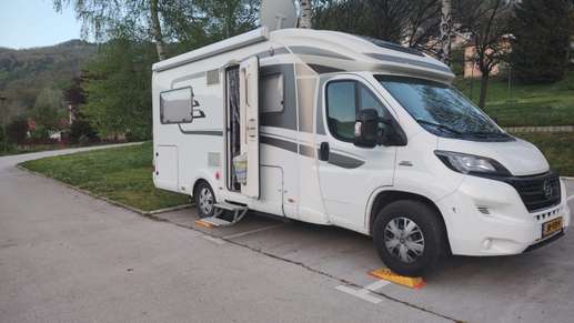 Einem Ort wurde ein Foto hinzugefügt