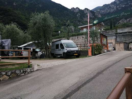 Einem Ort wurde ein Foto hinzugefügt