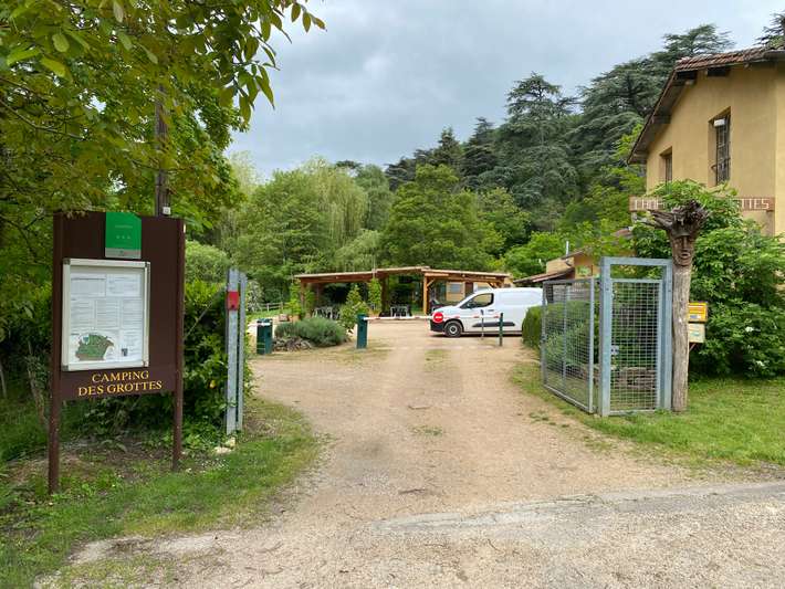 Camping des Grottes