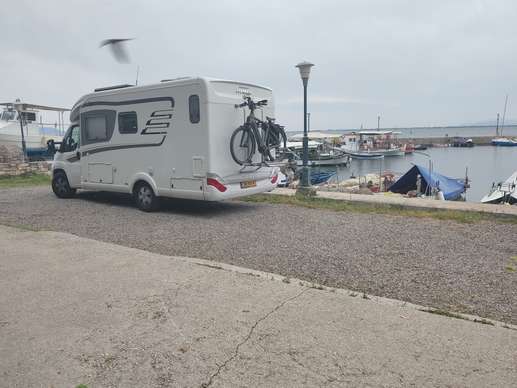 Einem Ort wurde ein Foto hinzugefügt