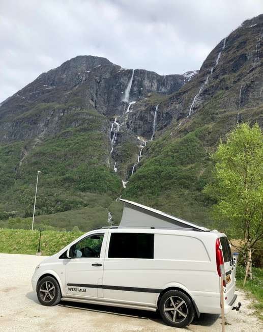 Einem Ort wurde ein Foto hinzugefügt