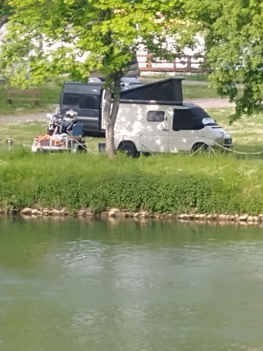 Einem Ort wurde ein Foto hinzugefügt