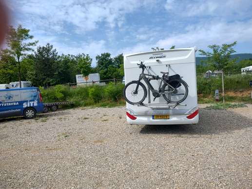 Einem Ort wurde ein Foto hinzugefügt