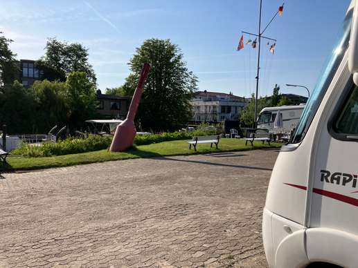 Einem Ort wurde ein Foto hinzugefügt