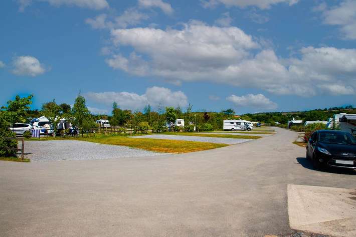 Bargoed Farm Caravan, Camping and Glamping Park