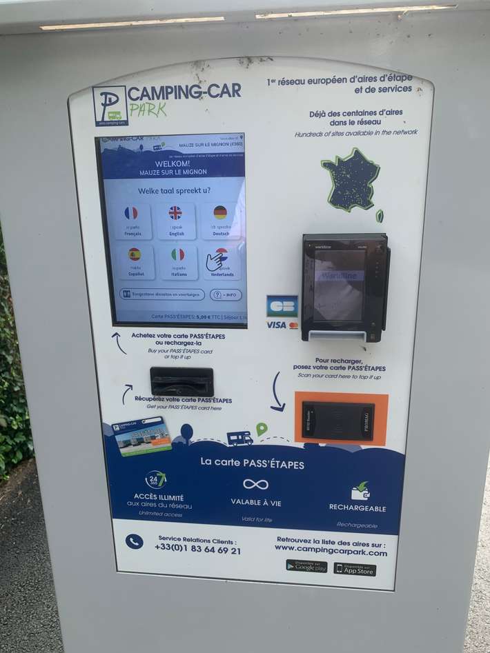 Camping-Car Park de Mauzé sur le Mignon, Le Gué de la rivière