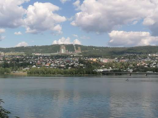 Einem Ort wurde ein Foto hinzugefügt