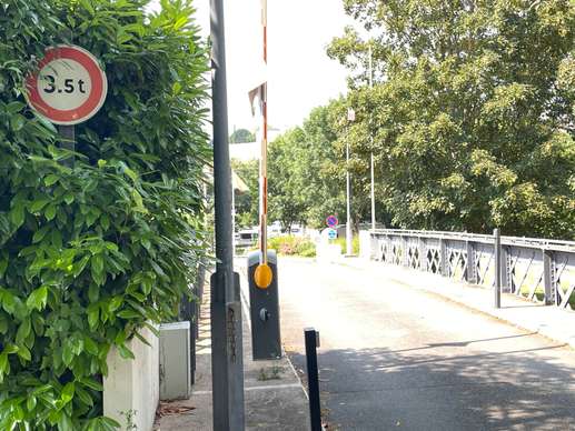 Added a photo to a location