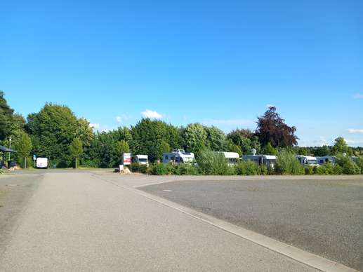 Einem Ort wurde ein Foto hinzugefügt