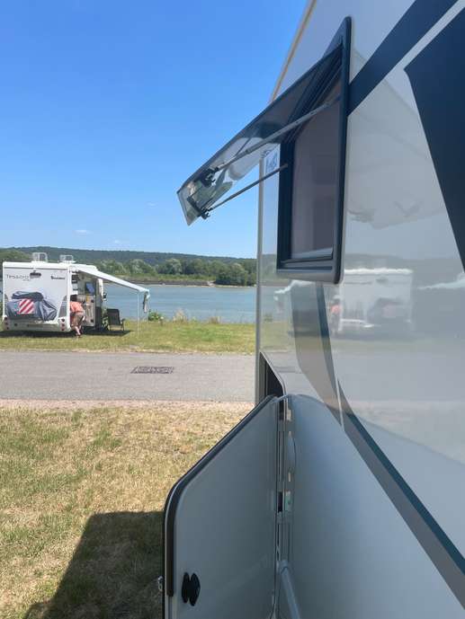 Einem Ort wurde ein Foto hinzugefügt