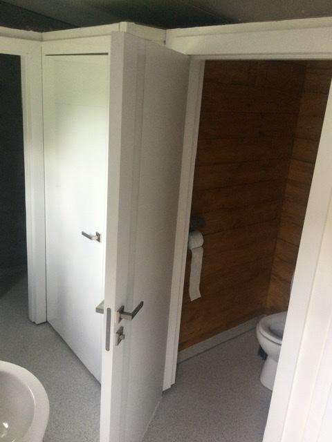 Einem Ort wurde ein Foto hinzugefügt