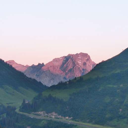 Einem Ort wurde ein Foto hinzugefügt