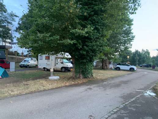 Einem Ort wurde ein Foto hinzugefügt