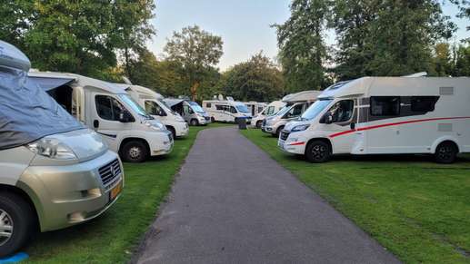 Einem Ort wurde ein Foto hinzugefügt