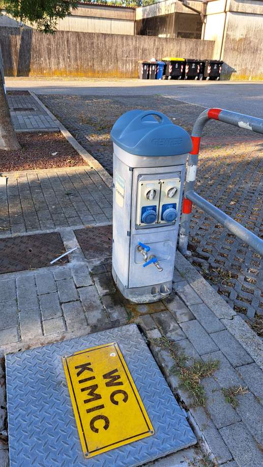 Einem Ort wurde ein Foto hinzugefügt