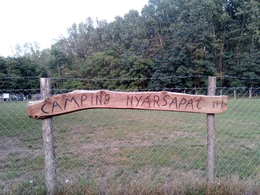 Einem Ort wurde ein Foto hinzugefügt