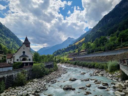 Einem Ort wurde ein Foto hinzugefügt