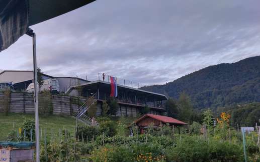 Einem Ort wurde ein Foto hinzugefügt