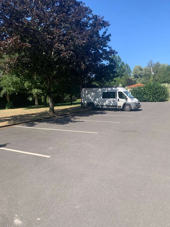 Aire de stationnement camping-cars