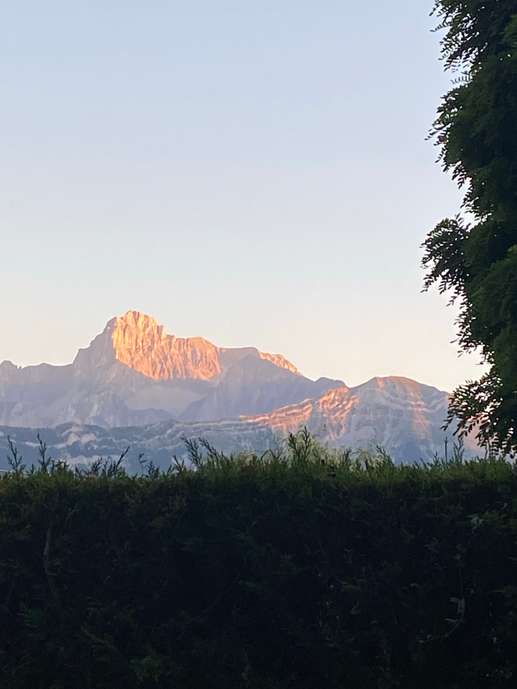Einem Ort wurde ein Foto hinzugefügt