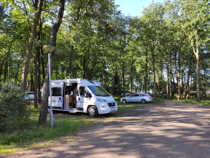 Parking bij Camping De Heische Tip