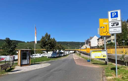 Einem Ort wurde ein Foto hinzugefügt