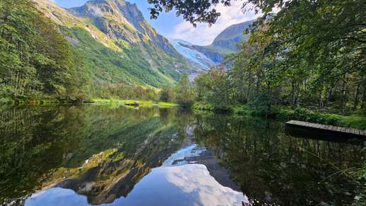 Added a photo to a location
