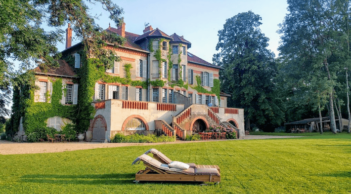 Le Relais du Doubs am Fluss