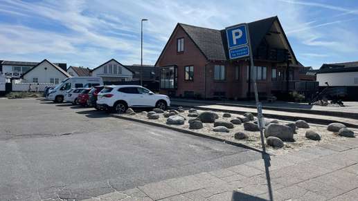 Einem Ort wurde ein Foto hinzugefügt