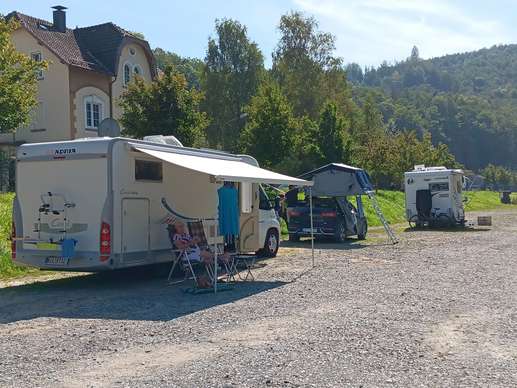 Einem Ort wurde ein Foto hinzugefügt