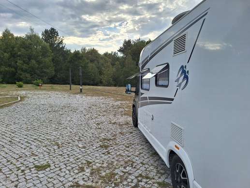 Einem Ort wurde ein Foto hinzugefügt