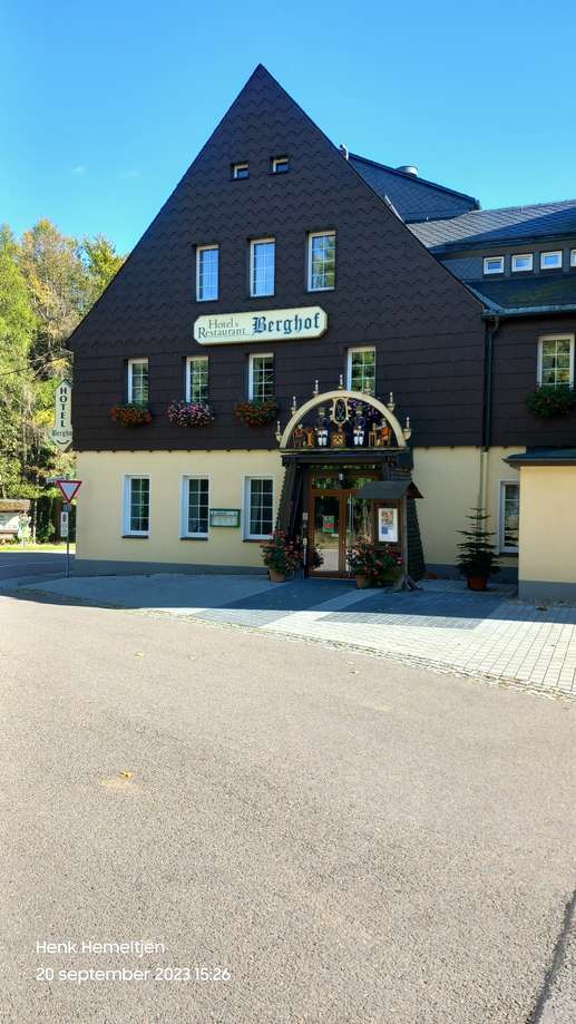 Einem Ort wurde ein Foto hinzugefügt