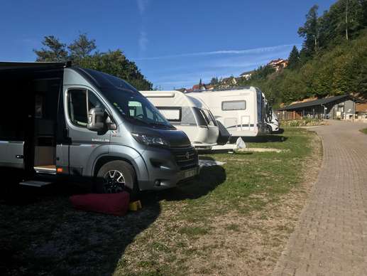 Einem Ort wurde ein Foto hinzugefügt