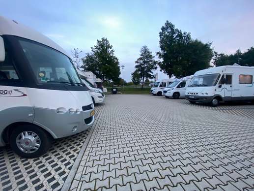 Einem Ort wurde ein Foto hinzugefügt
