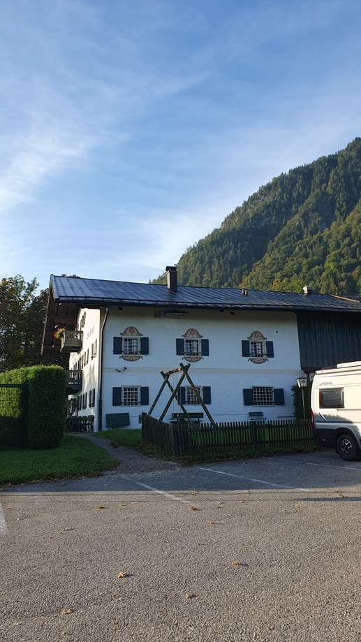 Einem Ort wurde ein Foto hinzugefügt