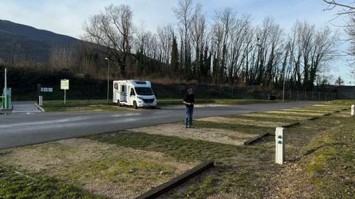 Einem Ort wurde ein Foto hinzugefügt