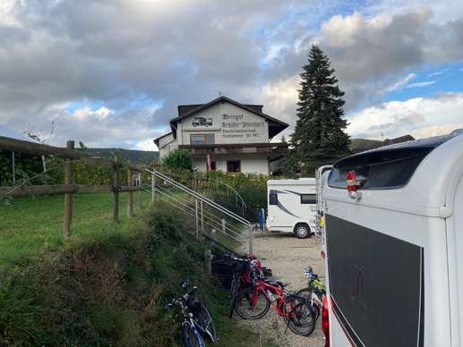 Einem Ort wurde ein Foto hinzugefügt
