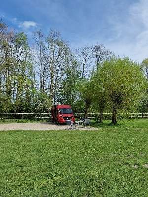 Einem Ort wurde ein Foto hinzugefügt