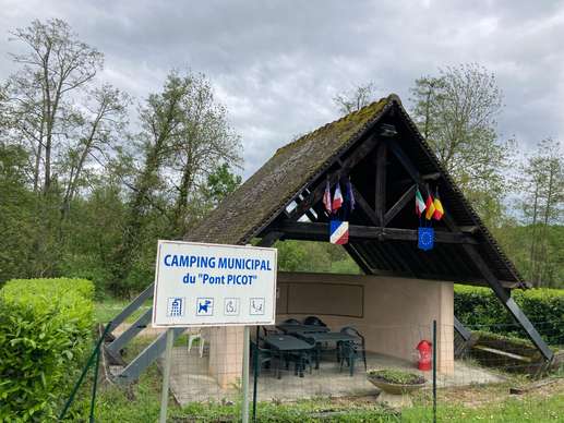 Einem Ort wurde ein Foto hinzugefügt
