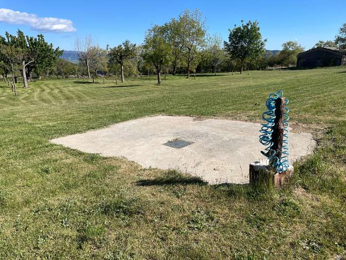 Acampada rural y área de autocaravanas El Plano
