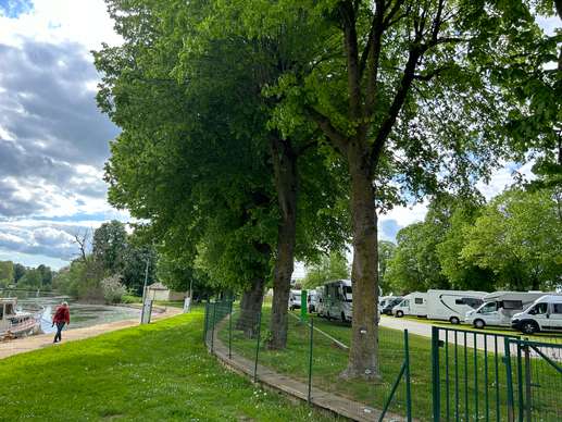 Einem Ort wurde ein Foto hinzugefügt