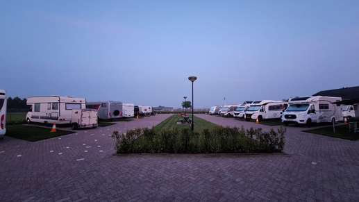 Einem Ort wurde ein Foto hinzugefügt