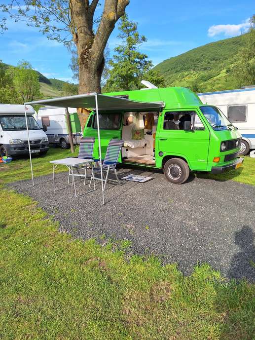 Einem Ort wurde ein Foto hinzugefügt