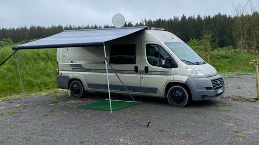 Einem Ort wurde ein Foto hinzugefügt