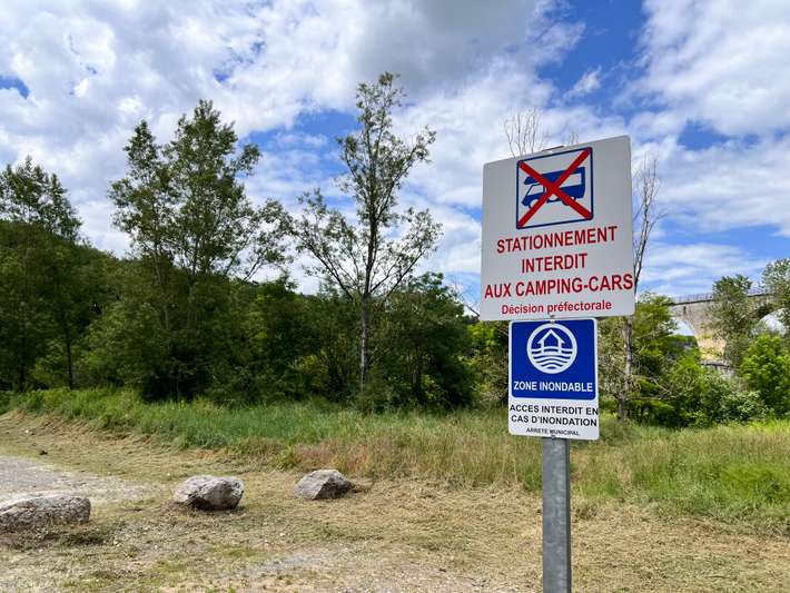Vogüé Parking