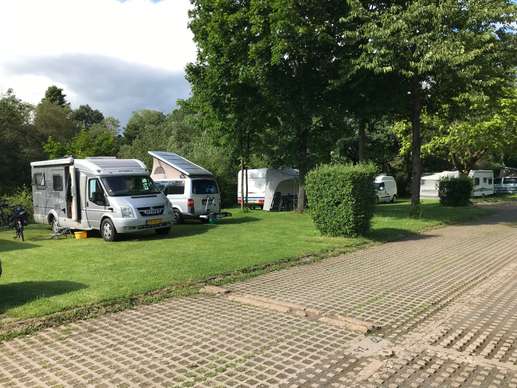 Einem Ort wurde ein Foto hinzugefügt