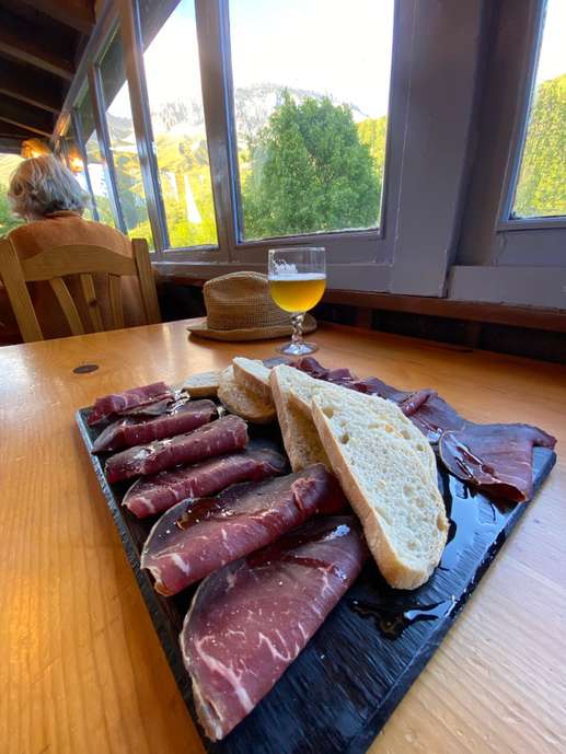 Einem Ort wurde ein Foto hinzugefügt